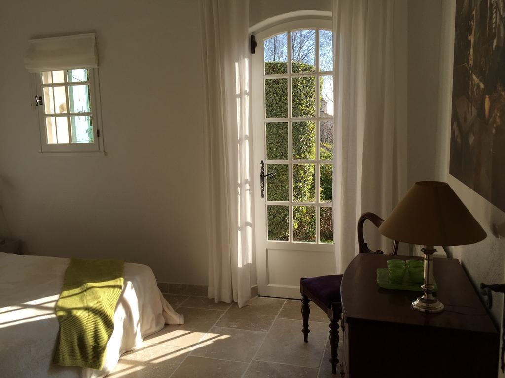 Le Mas Des Lauriers Bed & Breakfast Paradou Cameră foto