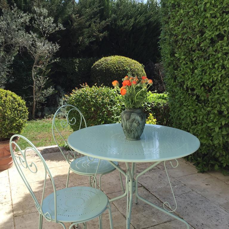 Le Mas Des Lauriers Bed & Breakfast Paradou Cameră foto